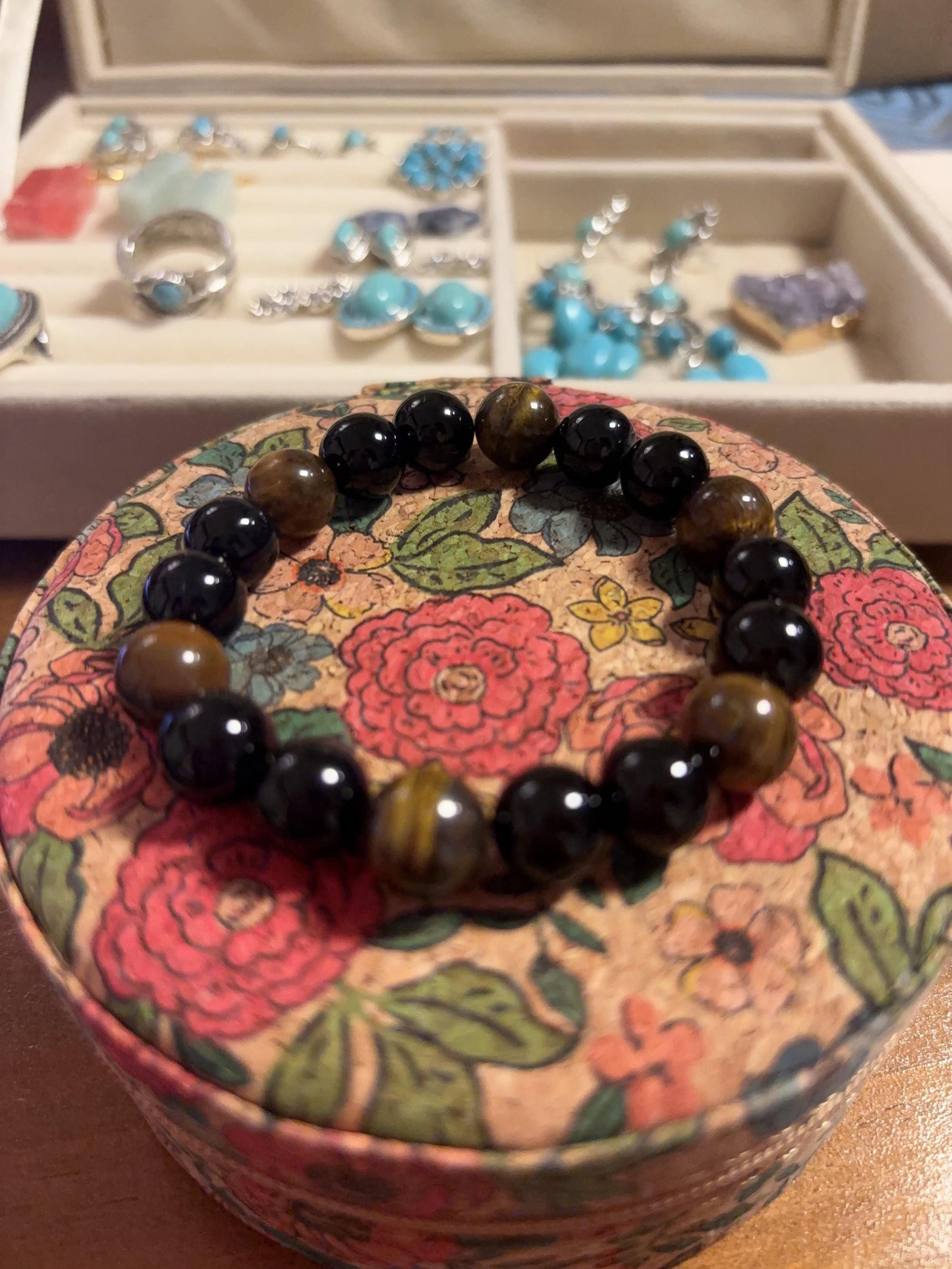Handmade black onyx tiger eye protection bracelet stretch cord