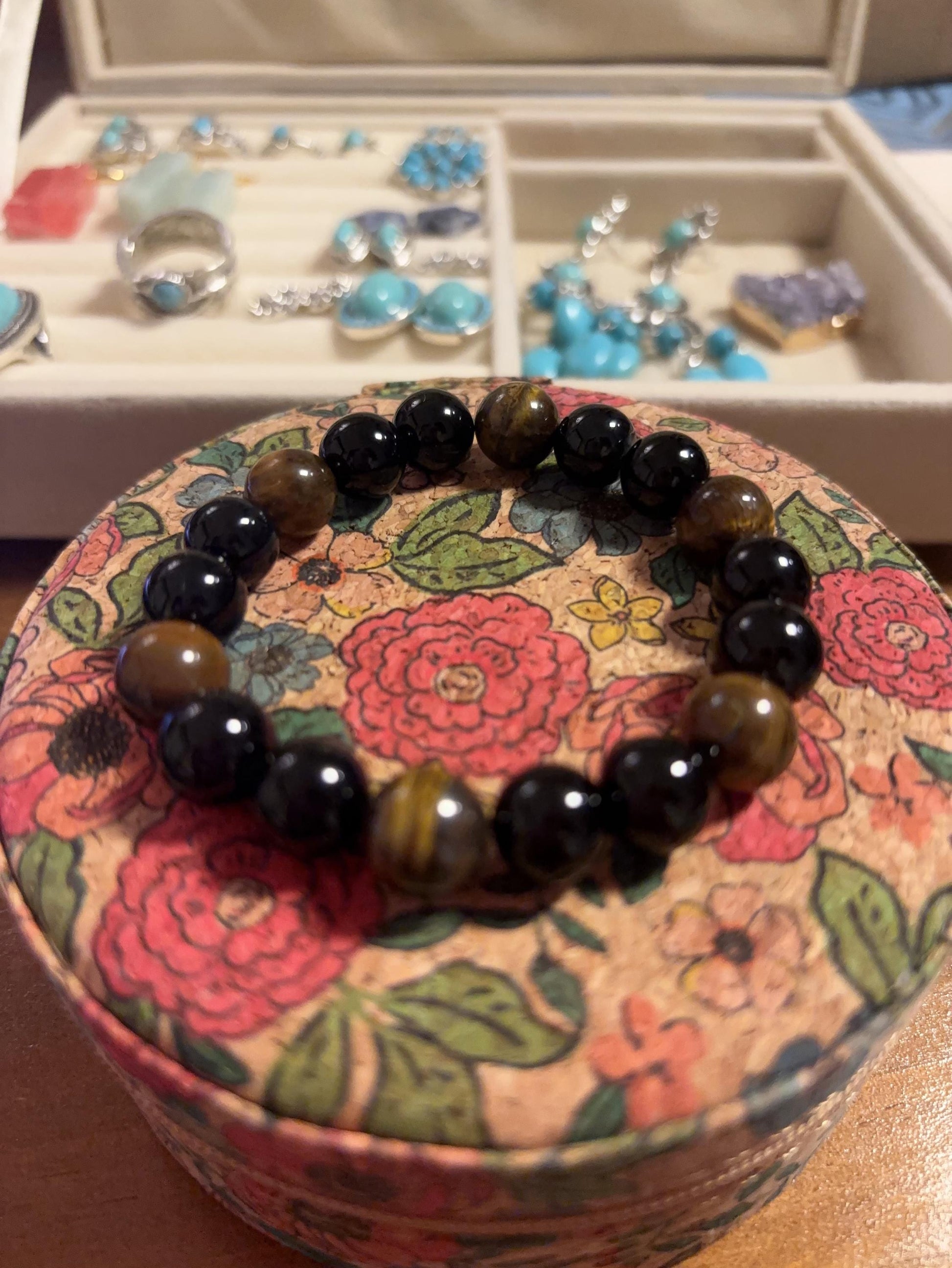 Handmade black onyx tiger eye protection bracelet stretch cord